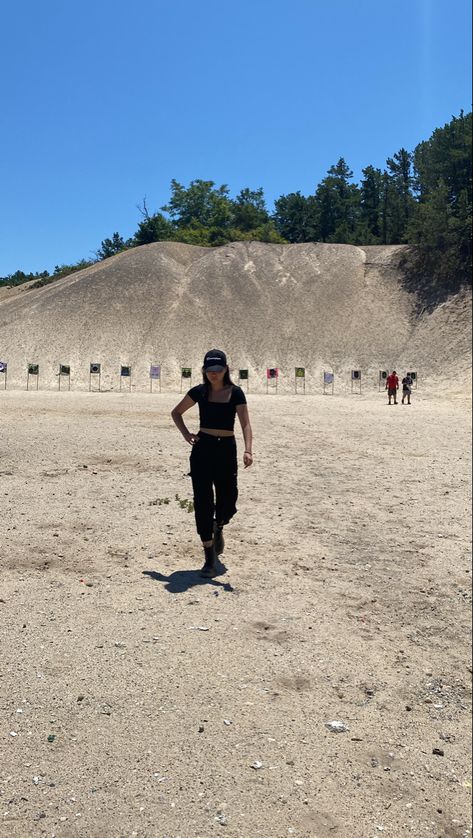 #shooting #shootingrange #allblackoutfit #outfits #ootd #cool #blackoutfit #hat Shooting Range Outfit Black Woman, Shooting Outfits Range, Women Shooting Range, Shooting Range Outfit, Shooting Long Range, Girl Shooting Range, All Black Outfit, Range, Black Outfit