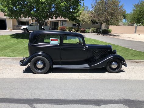 1934 Ford Sedan, 1932 Ford Coupe, Drainage Channel, Old Vintage Cars, 1932 Ford, Classic Cars Trucks Hot Rods, Rear End, Ford Cars, Classic Motors