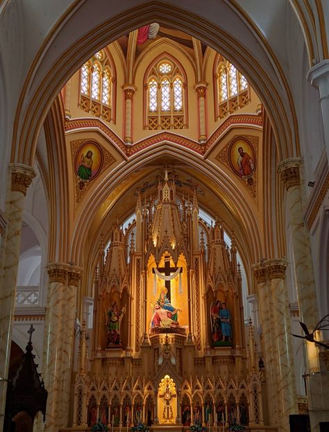 Catholic Church Aesthetic, Syro Malabar, Kerala Aesthetic, Catholic Aesthetic, Earth Day Projects, Background Beauty, Church Aesthetic, Kerala Wedding, Lucid Dreams