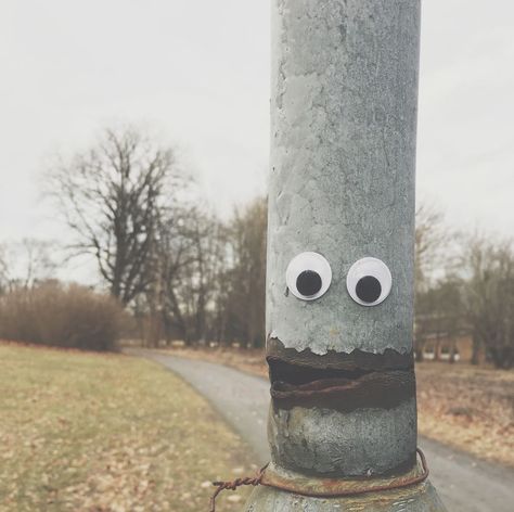 Eye Photography, Googly Eyes, Street Art Graffiti, Land Art, Art Plastique, Bits And Bobs, Urban Art, Bottle Opener Wall, Make Me Smile