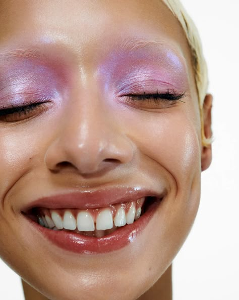 4 Y2K-Inspired Holiday Makeup Looks From Marcelo Gutierrez | Vogue Holiday Makeup Looks, Holiday Makeup, Close Up, Makeup Looks, A Woman, Editorial, Purple, Makeup, Pink