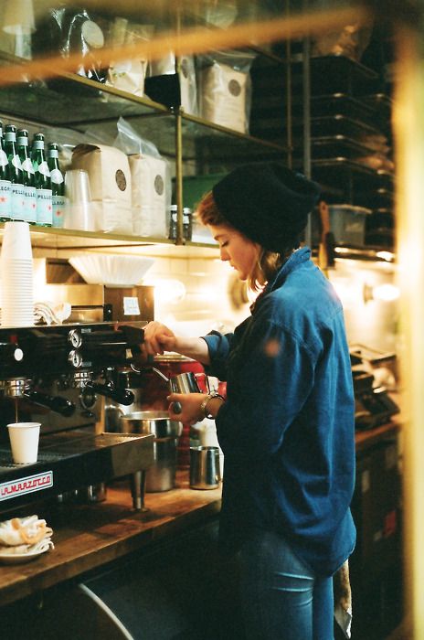 Coffee coffee coffee Barista Outfits, Barista Fashion, Coffee Shot, Coffee Barista, Coffee Shop Aesthetic, Coffee Pictures, Coffee Culture, Coffee Photography, First Job