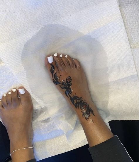 Foot Tattoo Placement, Tattoo Ideas Foot, Cute Foot Tattoos, Small Foot Tattoos, Toe Tattoos, Tattoos Cute, Tattoo Foot, Tattoos Infinity, Hand Tattoos For Girls