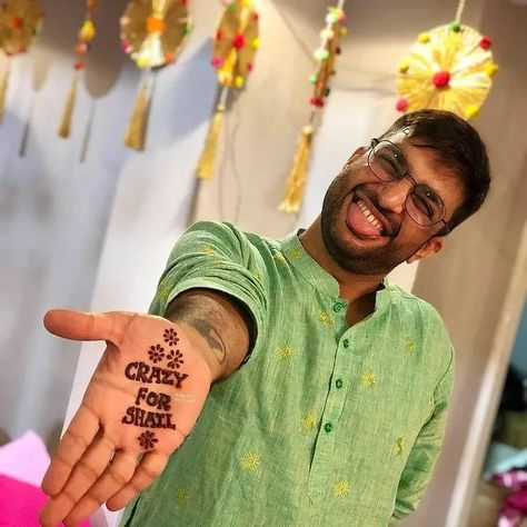 Boys Mehendi Design For Wedding, Mehandi For Brothers Wedding, Brother Wedding Mehndi Design, Mehandi Stills, Mehndi For Groom, Boys Mehndi Design, Groom Mehendi Designs, Groom Mehndi Design, Groom Haldi