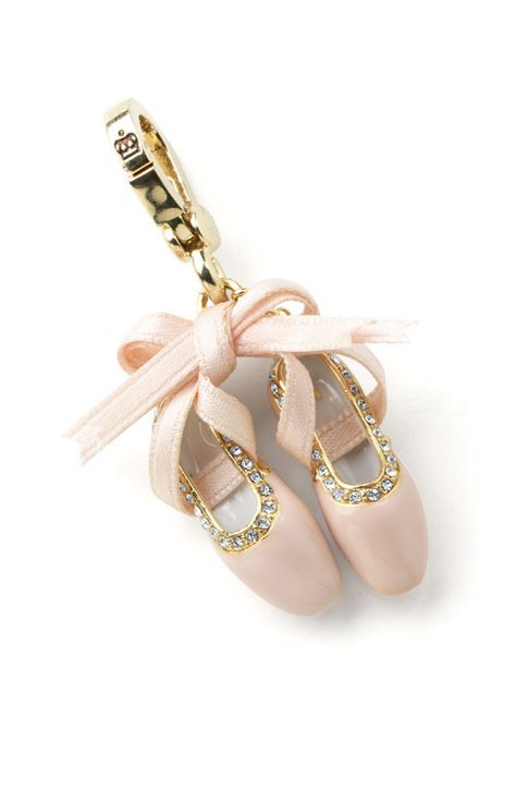 22 Encantadores accesorios para las que aman el Ballet Ballet Jewelry, Juicy Couture Charms, Juicy Couture Jewelry, Ballet Slippers, Cute Charms, I Love Jewelry, Pandora Bracelets, Pandora Jewelry, Bracelets And Charms