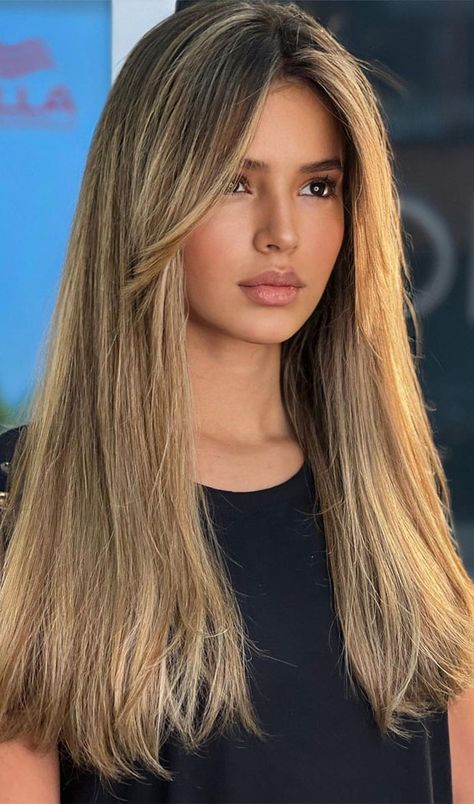 honey hair color, hair color ideas, hair color trends, summer hair color, brunette hair color Honeycomb Hair Color, Summer Hair Color Brunette, Hair Color Ideas One Color, Blonde With Curtain Bangs, Honeycomb Hair, Cool Blonde Balayage, Sophisticated Hair, Platinum Blonde Balayage, Hair Colour Ideas