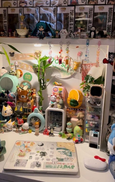 Manga Room, Otaku Room, Deco Studio, Start Cleaning, Desk Inspo, Pinterest Room Decor, Room Redesign, Anime Room, Room Goals