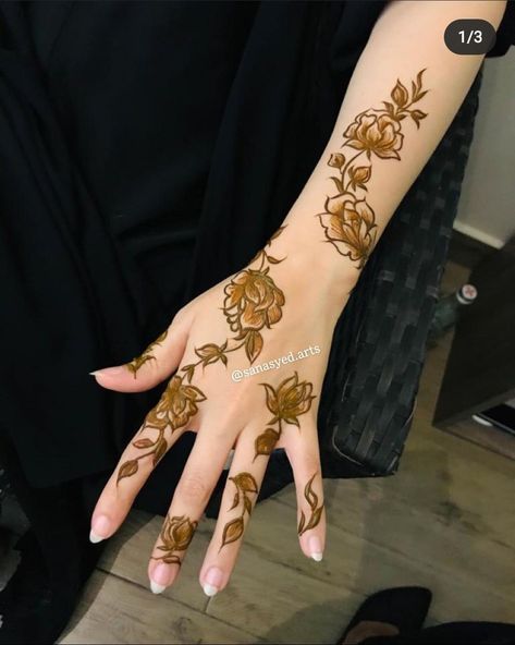 New Henna Designs, Indian Henna Designs, Henna Style Tattoos, Henna Designs Wrist, Henna Inspired Tattoos, Floral Henna Designs, Henna Tattoo Hand, Henna Tattoo Designs Hand, Henna Art Designs