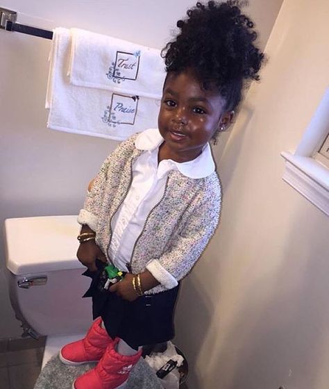 @darealliltaycbe / @princesskhirymichelle  #darkskinwomen Kids Goals, Chocolate Babies, Cute Black Babies, Beautiful Black Babies, Brown Babies, Mixed Babies, Dark Skin Women, Swag Style, Baby Family