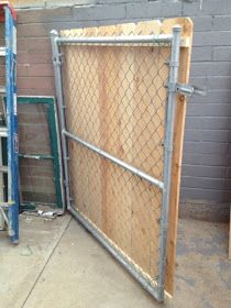 Cover Chain Link Fence With Wood, Chain Link Gate Ideas Cover Up, Chain Link Gate Ideas, Chain Link Fence Cover, Diy Backyard Fence, Diy Privacy Fence, Patio Privacy Screen, Gate Ideas, Privacy Fence Designs