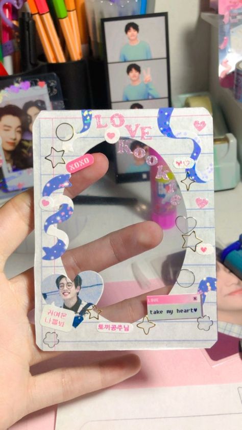 Toploader Deco Ideas Simple, Painted Toploader, Toploader Deco Ideas, Card Holder Kpop, Photocard Decoration, Deco Toploader, Top Decor Ideas, Pc Decoration, Pc Holder