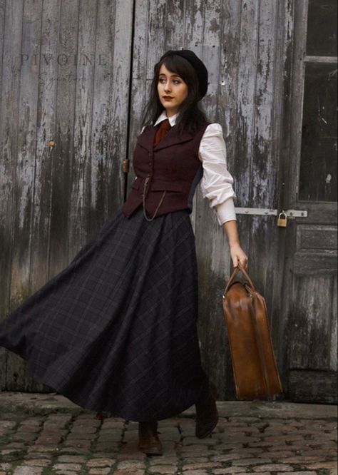 Ladies Waistcoat, Vintage Academia, Librarian Style, Academia Outfits, Academia Style, Dark Academia Fashion, Academia Fashion, Retro Pin Up, Vintage Inspired Outfits