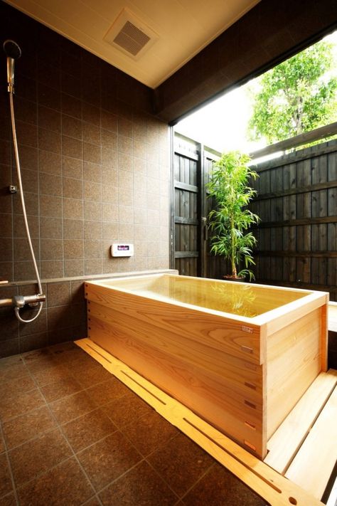 if my bathroom was larger Japanese Bathroom Design, Japanese Bathtub, Japanese Style Kitchen, Japanese House Design, Japanese Bathroom, Wooden Bathtub, Japanese Soaking Tubs, Japanese Bath, Wooden Bath