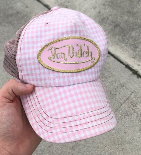 Thrift Aesthetic, Von Dutch Hat, Ariel Hair, 2000s Clothing, Luxury Hats, Pink Glam, Chill Fits, Von Dutch, Pink Girly Things