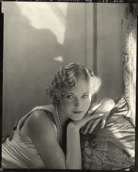 ESTHER RALSTON (1929) Esther Ralston, 1920s Aesthetic, Silent Screen Stars, Old Film Stars, Edward Steichen, Hollywood Photo, Silent Film Stars, 1920s Flapper, Hollywood Legends