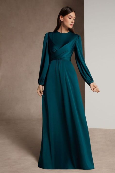 Summer Mother Of The Bride Dresses, Beautiful Gown Designs, Elegant Silk Dresses, Floral Dresses With Sleeves, Modest Evening Dress, Soiree Dress, Estilo Real, Designer Evening Dresses, Muslimah Fashion Outfits