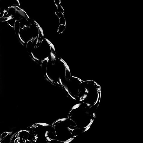 Chains Aesthetic Dark, Rp Bios, Nail Background, Fanzine Ideas, Shantel Tessier, Aesthetics Pics, Genshin Aesthetic, Pics For Fb, Chains Aesthetic