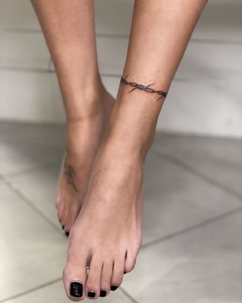 Achilles Tendon Tattoo Women, Bath Wire Tattoo, Live Wire Tattoo, Barbwire Ankle Tattoo, Barb Wire Tattoo, Barbwire Tattoo, Ankle Band Tattoo, Barbed Wire Tattoo, Wire Tattoo