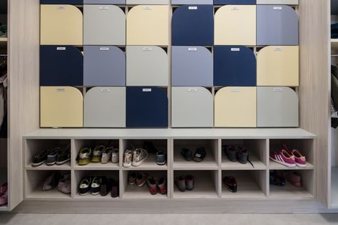 y. architectes · KINDERGARTEN — "LES MARCYLOUPS" Locker Graphics, Shoe Locker, Shoe Storage Design, Shoe Cabinet Design, Kids Locker, Locker Designs, Colour Psychology, Office Lockers, Cabinet Medical