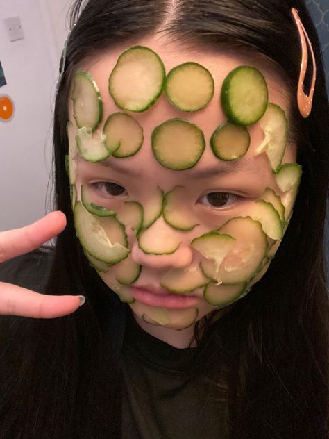 Cucumber On Face, Mine Core, Cucumber Mask, Cucumber Face Mask, Korean Mask, Rice Mask, Cucumber On Eyes, Spa Masks, Face Mask Aesthetic