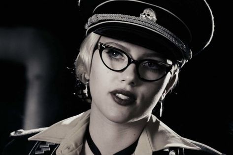 Modern Tv, Feminine Beauty, American Horror, Womens Glasses, Scarlett Johansson, The Spirit, Celebrities Female, Movie Stars, Scarlet