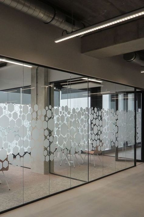 Dental Office Interior Design, Office Glass Partition, Glass Film Design, Home Office Interior Design, Glass Wall Office, Glass Wall Design, Window Glass Design, Home Office Interior, Office Wall Design