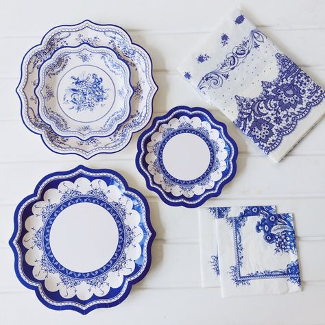 Blue & White Disposable Wedding Plates Set,Wedding Dinner Plates Set,Vintage Blue and White Paper Plates Set for Party/Event/Baby Shower by FloralDate on Etsy https://www.etsy.com/ca/listing/677195101/blue-white-disposable-wedding-plates Wedding Plate Setting, Disposable Wedding Plates, Plastic Party Plates, Rose Gold Party, Wedding Plates, Picnic Wedding, Disposable Plates, Floral Party, Retro Party