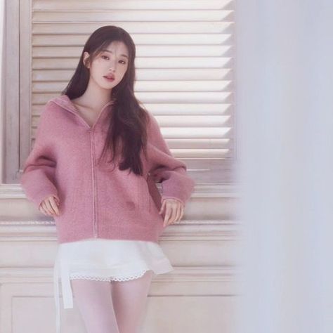 kpop ive jang wonyoung instagram post ballerina ballet pink outfit pilates pretty cute inspiration korean girl coquette wonyoungism Jang Wonyoung Instagram, Wonyoung Instagram, Cute Pink Outfits, Kpop Ive, Pilates Outfit, Ballerina Outfit, Ballet Beauty, Ballet Clothes, Pink Ballerina