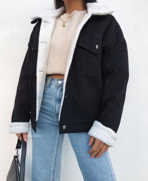 OUTFITBOOK.FR on Instagram: “The perfect black denim jacket, so warm and comfy 🖤 + save 15% with code "YESPLEASE" 💸 🔎 Sherpa trucker denim jacket (ref 2515)…” Sherpa Jacket Outfit Winter, Denim Winter Jacket, Sherpa Jacket Outfit, Vintage Winter Outfits, Black Jacket Outfit, Denim Ootd, Winter Jacket Outfits, Winter Outfits Ideas, Denim Jacket Winter