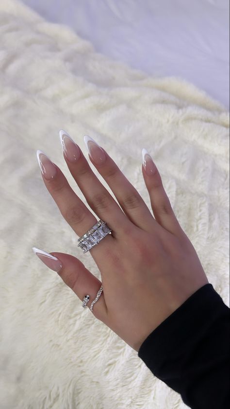 White On White French Tip Nails Almond, Formal Nails Acrylic Coffin, Business Woman Nails, Coffin Acrylic Nails French Tip, Clubbing Nails, V French Tip, Pink Tip Nails, Romantic Nails, Nails Nailpolish