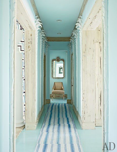 Bright Colors Transform a Tropical Beach House Decorating A Narrow Hallway, Blue Green Rooms, Hallway Paint, Bahamas Vacation, Hallway Ideas Colour, Small Hallways, Narrow Hallway, Green Interiors, Green Rooms