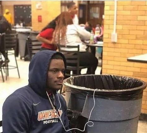 When you listening to your friend Playlist Covers Photos, Great Memes, Country Humor, Reaction Face, Humor Memes, Funny Reaction Pictures, Music Covers, Messina, Funny Video Memes