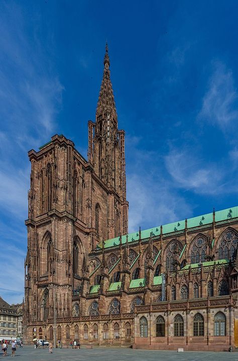 French Cathedrals, Strasbourg Cathedral, Cathédrale Notre-dame, Cathedral Architecture, Gothic Church, Winter Vacation, History Lessons, Strasbourg, Beautiful Architecture