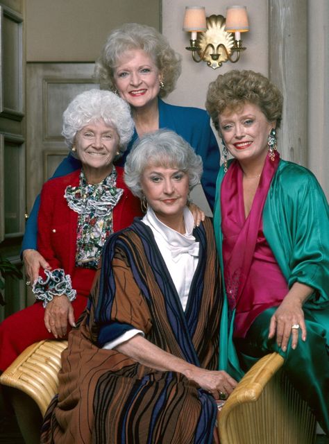 Group Of 4 Costumes, Group Costumes For 4, 4 People Halloween Costumes, Golden Girls Costumes, Timeless Show, Girl Group Costumes, Halloween Costumes For Work, Being A Friend, Dress Better