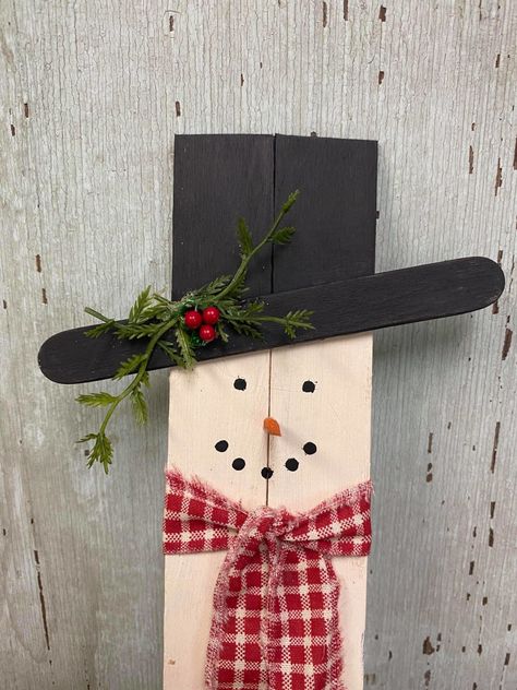 Diy Paint Stick Projects Craft Ideas, Paint Stir Stick Crafts, Paint Sticks Projects, Paint Stick Crafts Diy Projects, Paint Stick Crafts, Paint Stir Sticks, The Shabby Tree, Wood Snowman, Christmas Decorations Cheap