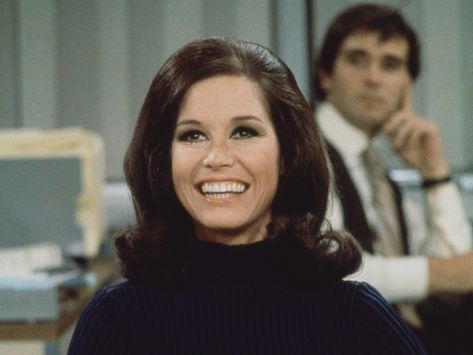 The Flip Hairstyle is Making a Comeback Female Tv Characters, Mary Tyler Moore Show, Tyler Moore, Mary Tyler Moore, Tv Icon, Thanks For The Memories, Hair Flip, Career Woman, Old Tv Shows