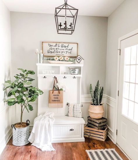 Entryway Hanging Tree, Boho Hall Tree Entryway, Farmhouse Hall Tree Entryway, Small Farmhouse Hall Tree, Hall Tree Decorating Ideas, Antique Hall Tree Rack, Vintage Door Hall Tree, Farmhouse Hall Trees, Entryway Style