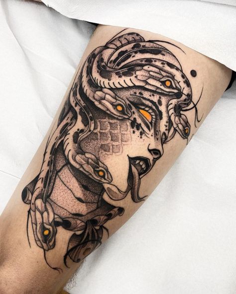 30+ Medusa Tattoos That Will Give Everyone Nightmares - 100 Tattoos Mangas Tattoo, Medusa Tattoo Design, Scary Tattoos, Forearm Tattoo Women, Medusa Tattoo, Detailed Tattoo, Head Tattoos, Dark Tattoo, Tattoo Outline