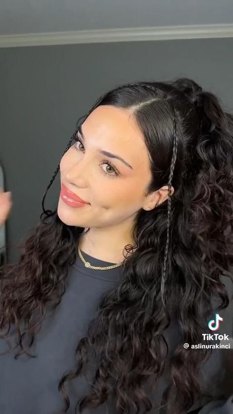 Curly Hair Beauty, Curly Hair Care Routine, Mixed Curly Hair, Curly Hair Videos, Hairstyles For Layered Hair, Hair Tips Video, Curly Hair Styles Easy, Natural Curls Hairstyles, Hairdos For Curly Hair