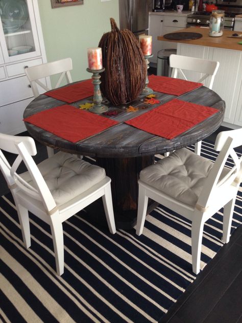 Dining room table...Perfect Wooden Spool Tables, Spool Tables, Upcycled Furniture Diy, Wood Spool, Diy Dining Table, Wooden Spools, Home Upgrades, Diy Home Decor Projects, Flipping Furniture