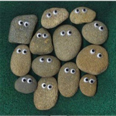 Googly eye pebbles Detox Bath Recipe, Google Eyes, Bath Recipes, Painted Rocks Kids, Spring Painting, Pet Rocks, Googly Eyes, Easy Crafts For Kids, Rock Crafts