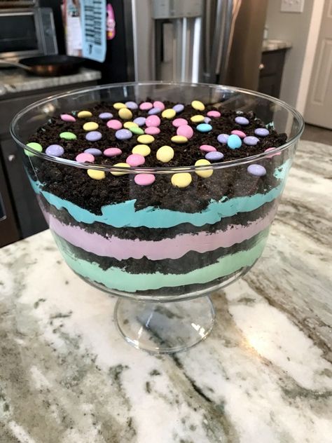 The Best Dirt Cake EVER - Sweet Tooth Sweet Life Easter Dirt Cake, Dirt Cake Recipes, Easter Deserts, Easter Party Food, Easter Dishes, Dirt Cake, Easter Snacks, Easter Sweets, Food Summer