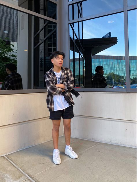 Flanel Outfit Mens, Flannel And Shorts Outfits Men, Flannel With Shorts Outfits Men, Flannel Shorts Outfit, Men Flannel Outfits Street Styles, Shorts And Flannel Outfit, Flannel Men Outfit, Flannel With Shorts, Flannel And Shorts Outfits