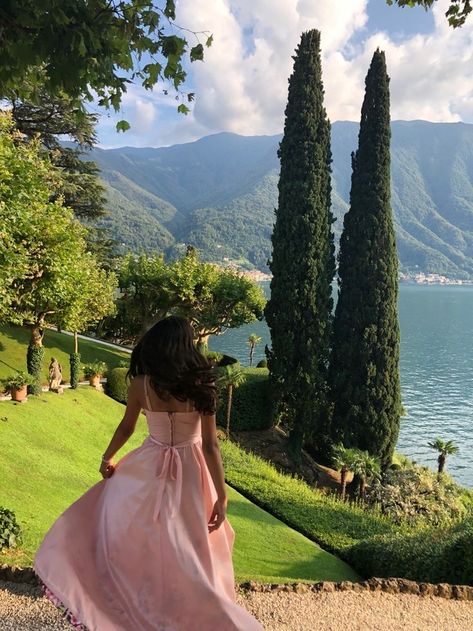 Lac Como, Lake Como Bellagio, Italian Summer Outfits, Comer See, Italy Vibes, Lake Como Italy, Italy Summer, Como Italy, Italy Aesthetic