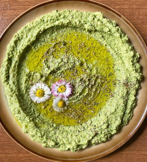 Nettle and Spring Onion Dip Nettle Recipes, Vegan Dips, Vegan Dip, Stinging Nettle, Herb Recipes, Onion Dip, Herbal Recipes, Bread Appetizers, Forest School