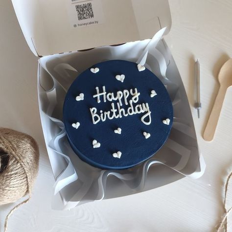 minimalist cake design dark blue birthday cake #birthdaycakeideas Aesthetic Birthday Cake For Boyfriend, Blue Simple Cake, Blue Birthday Aesthetic, Blue Bday Cake, Blue Mini Cake, Blue Cake Ideas Birthday, Mini Cake Designs, Minimalist Birthday Cake, Birthday Cake For Boys