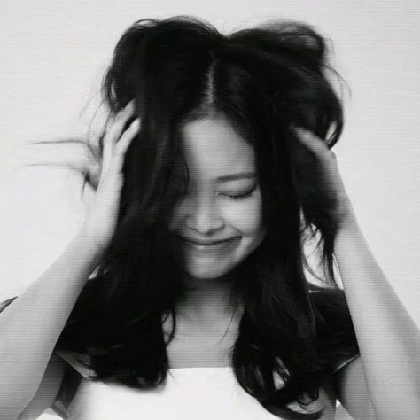 Jennie Kim, Black And White, On Twitter, The World, Twitter, Hair, White, Black