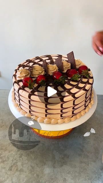 139K views · 4K likes | Learn To Make Cakes on Instagram: "Didn’t you know it yet? We have a course for you to learn how to decorate cakes like a professional 🎂❤️ ✅Go to the link in my profile for more information . . #pastry #cakes #personalizedcakes #creativepastry #artisanalpastry #homemade #personalized #decoratedcookies" How To Decorate Cakes, Professional Cake Decorating, Cake Decorating Courses, Personalized Cakes, Pastry Cake, You Know It, How To Decorate, My Profile, Cookie Decorating