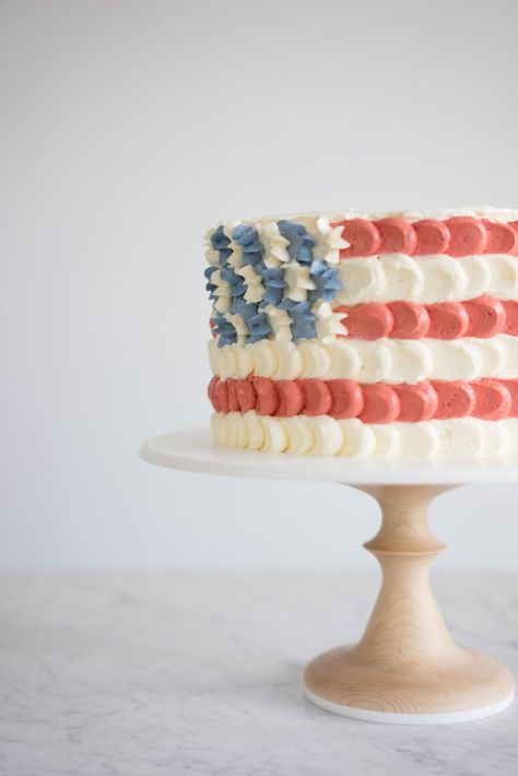 American Flag Cake, Flag Cake, 4th Of July Desserts, Fourth Of July Food, 4th Of July Celebration, 4th Of July Decorations, 4th Of July Party, July Party, Pretty Cakes