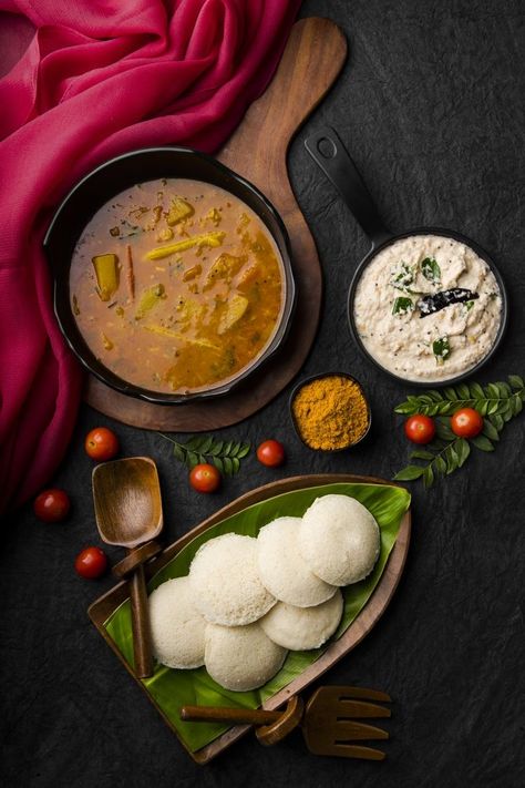 Idli Sambar, Indian Food Photography, Food Photography Dessert, Food Photography Composition, Kerala Food, Food Photography Tips, Indian Breakfast, India Food, South Indian Food